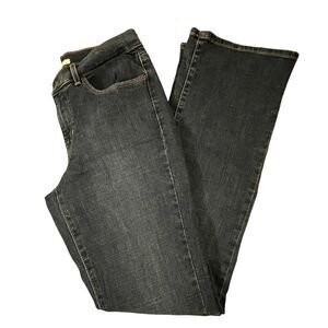 Levi’s ~ Blue Denim Jeans ~ Classic Bootcut ~ size 4M ~ 27/32